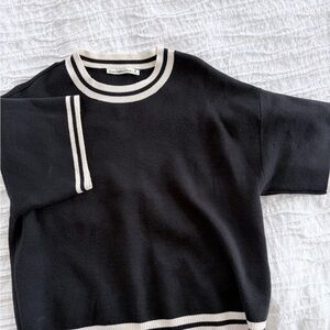 Abercrombie & Fitch Black and White Crewneck Sweater